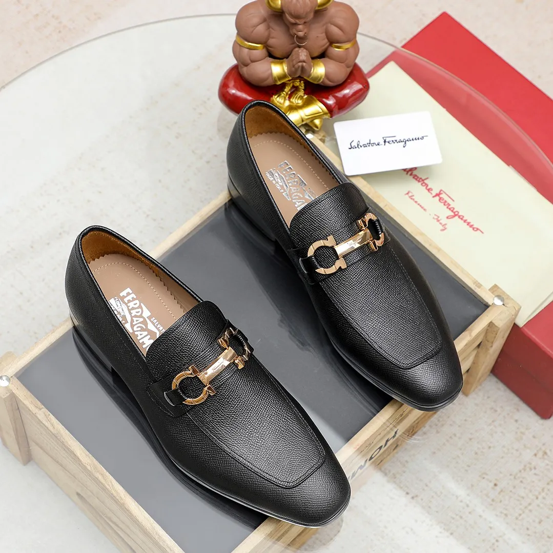 Men's shoes 💰600 🕷🕷🐂【Ferragamo】 Popular fashion casual shoes🇨🇳Official website counter 1:1 production, original mold opening💯Good quality can be seen, imported high-end first-layer pebbled calfskin, water-dyed🐂leather lining🌿very clear texture, high-quality waterproof, non-slip and wear-resistant outsole🎋high quality and low price, truly handmade🍓, 5 colors available! Code number 38-44 (45. To be customized)